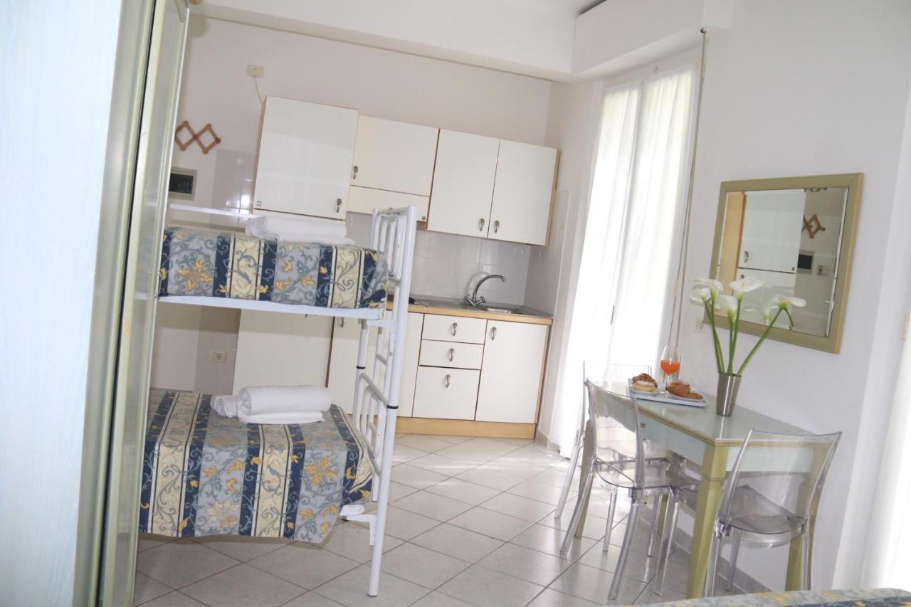 NewHotelGinevra Cattolica Buitenkant foto