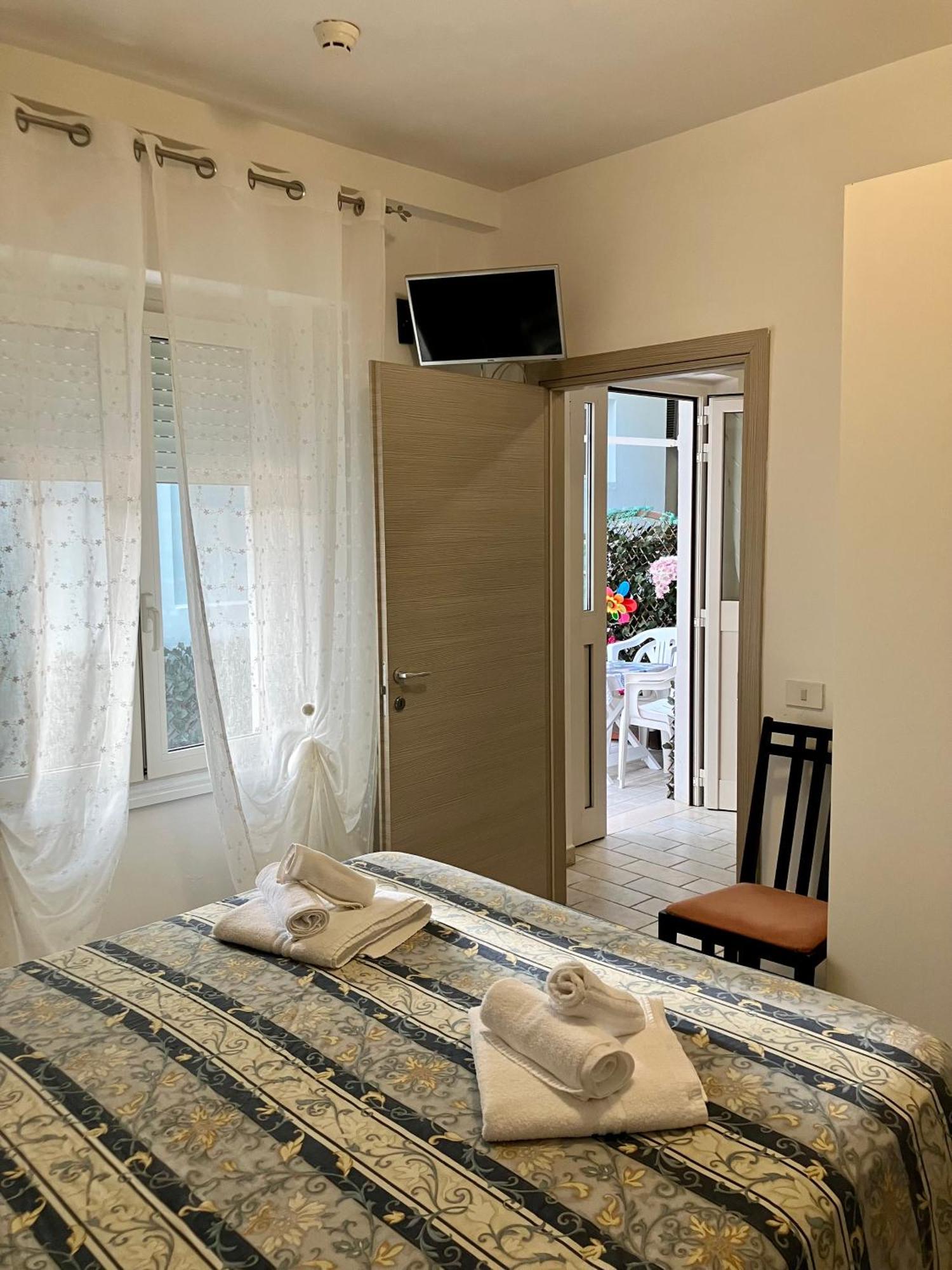 NewHotelGinevra Cattolica Buitenkant foto